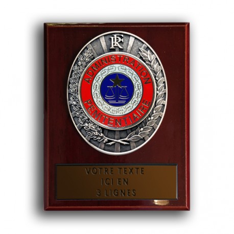 Plaque de ceinture Administration Pénitentiaire sur présentoir bois Produits Personnalisables PCESBAPProduits Personnalisables