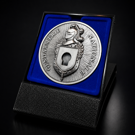 Médaille de Table Gendarmerie Départementale 70 mm Argent Vieilli avec Écrin Présentoir Médailles de Table MDT70GD00Médailles...