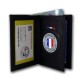 Porte-cartes vertical 3 volets personnalisable avec médaille métal émaillée 48 mm Porte-cartes Personnalisables PCAD001PERSHI...
